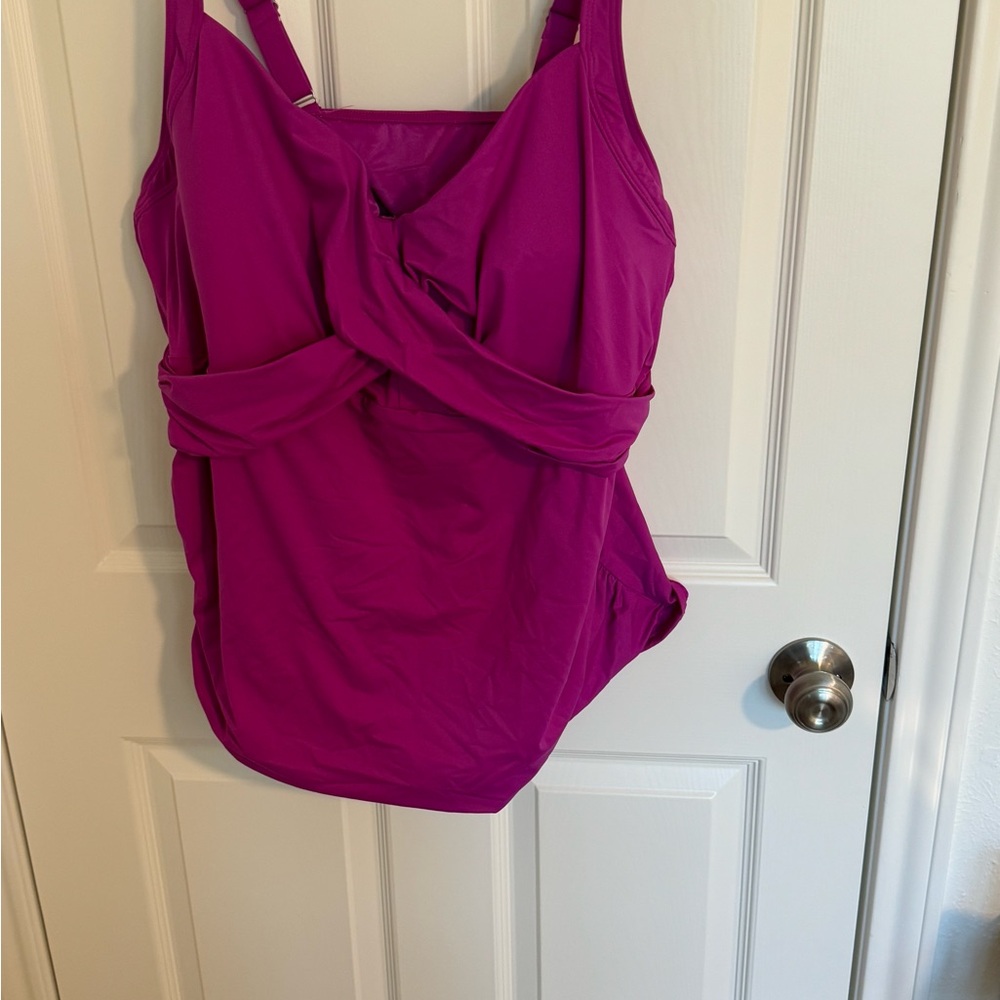 - Land's End ~ Deep pink/fuchia Cross Over Wrap Underwire Tankini Top